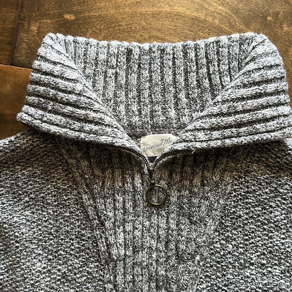 Women’s Universal Thread Quarter Zip Pullover - Picture 2 of 5